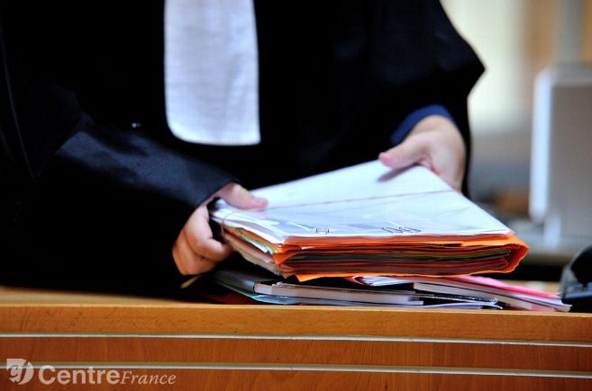 justice-tribunal-instance-correctionnel-fait-divers-illustra_3480904.jpeg