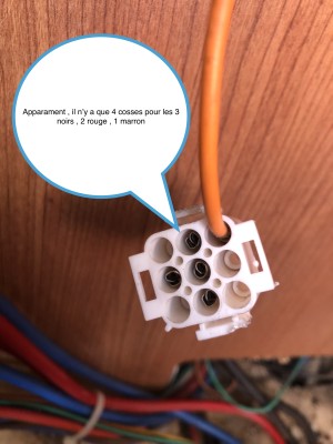 3 Photos de prés de la fiche malle pour le bloc 4.jpg